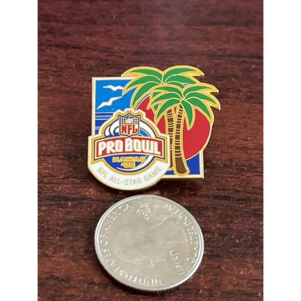 2005 NFL Football Pro Bowl Hawaii All-Star‎ Game Palm Trees Birds Lapel Hat Pin
